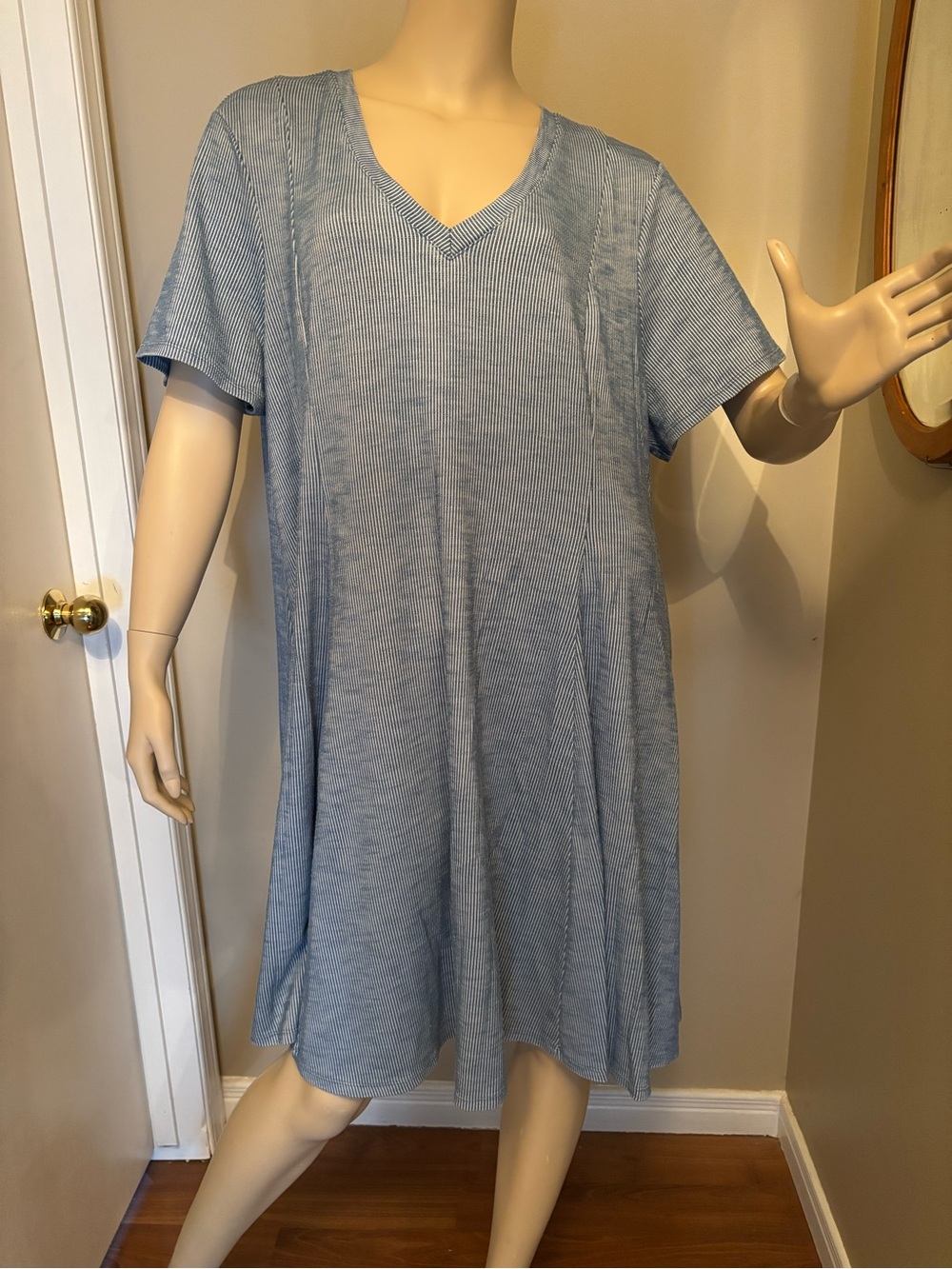 torrid Light Blue V-Neck Short Sleeve Midi Dress